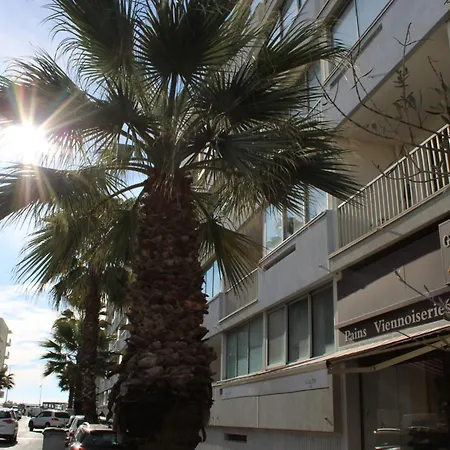 Apartment M T2 Climatise A100m De La ,des Bateaux ,des Commerces, Terrasse Ensoleillee *