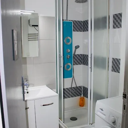 Apartment M T2 Climatise A100m De La ,des Bateaux ,des Commerces, Terrasse Ensoleillee